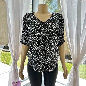 Black Retro Heart Top Size L Large By Option Ladies Collection Pleated Tunic